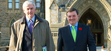 Lawrence Cannon, ministre des Transports et Jim Flaherty, ministre des Finances